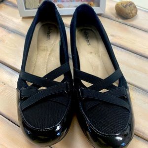 White Mt. Black Patent Greer Ballet Flats 11M